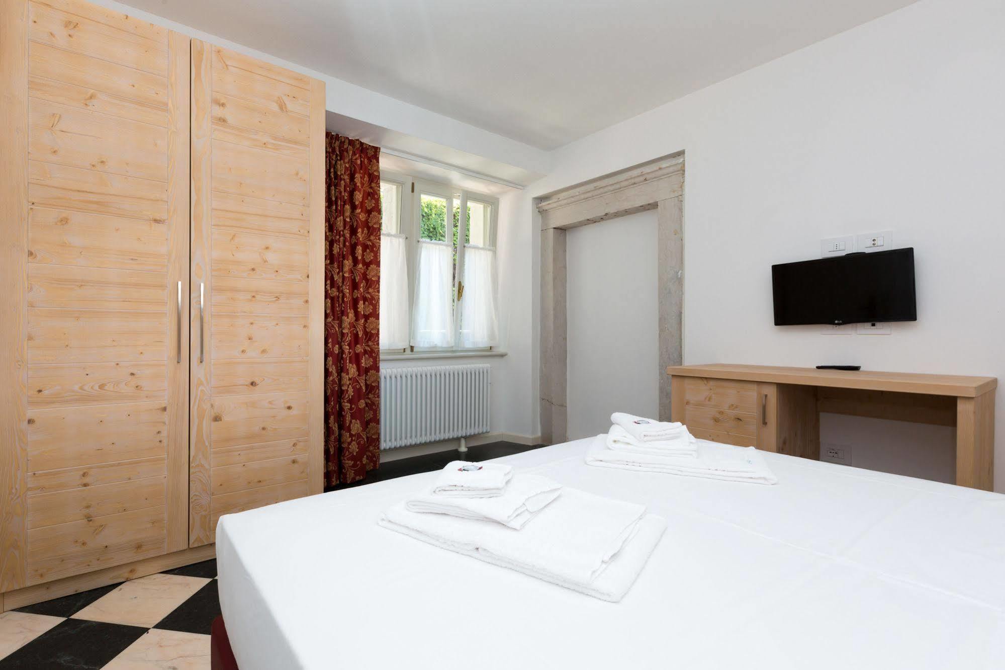 Colle Ameno Room And Breakfast Rovereto  Exterior photo
